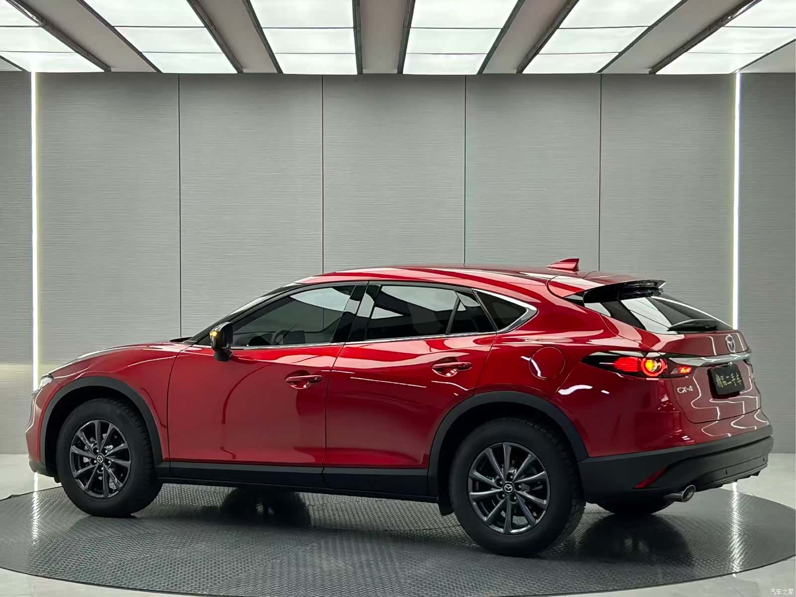 Mazda CX-4, 2023 3