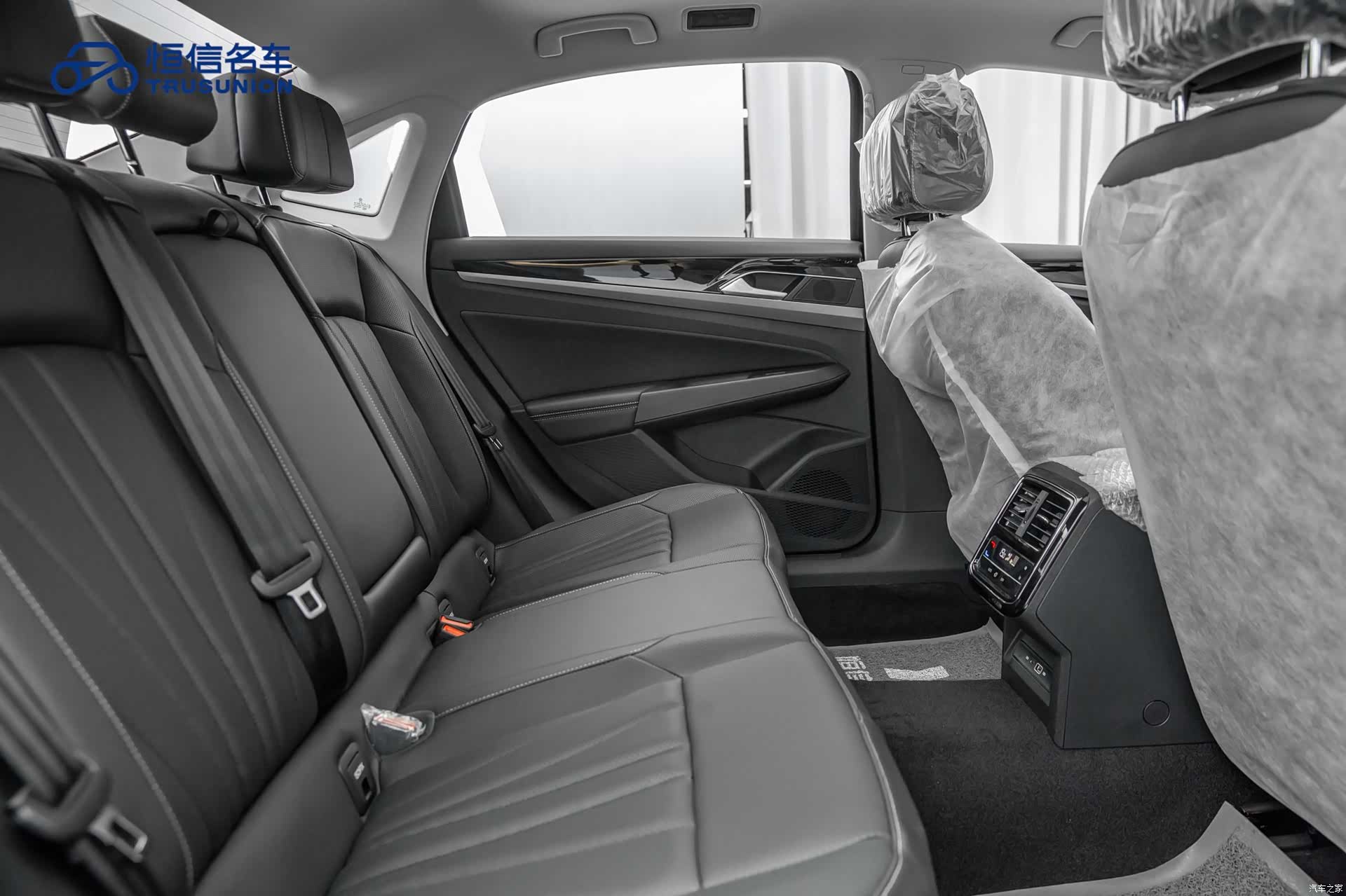 Volkswagen Passat, 2026 15