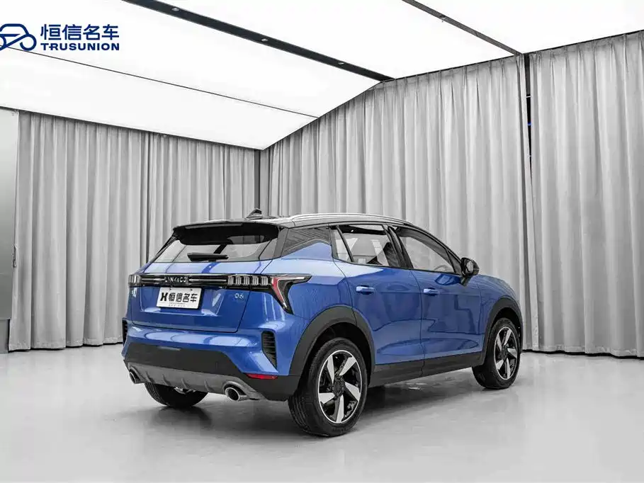 Lynk & Co 06