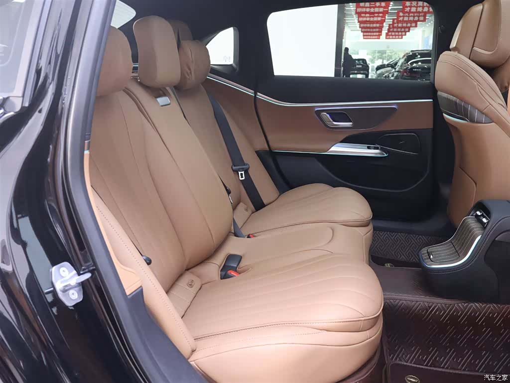 Mercedes-Benz E-Class, 2024 21