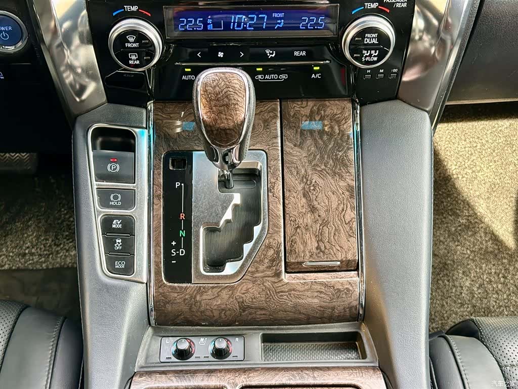 Toyota Vellfire, 2019 26