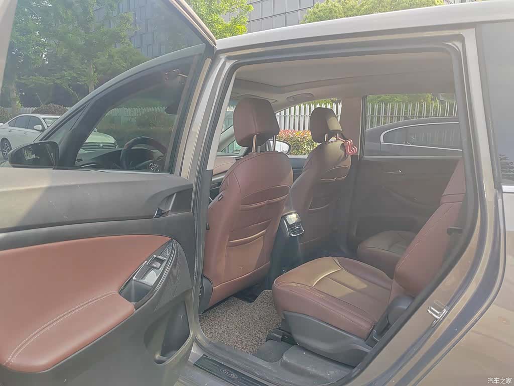 Buick GL6, 2019 12