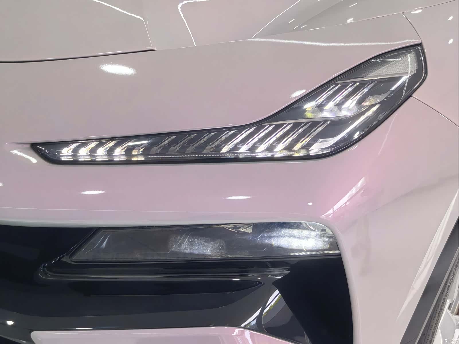 Lotus ELETRE, 2023 6