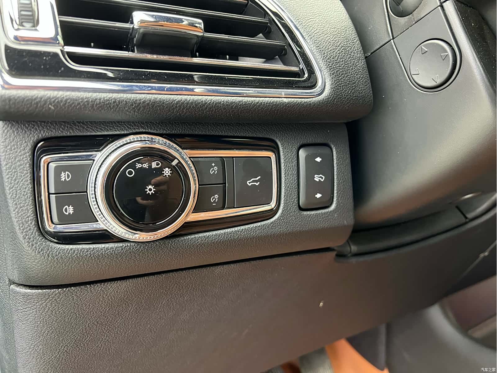 Lincoln Navigator, 2021 6