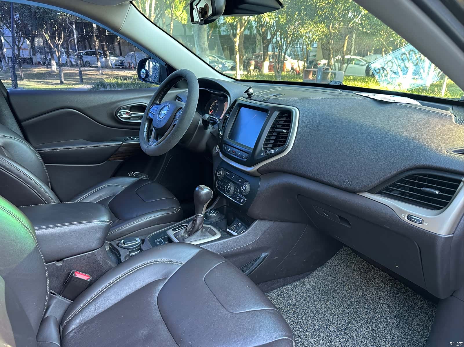 Jeep Cherokee, 2014 16