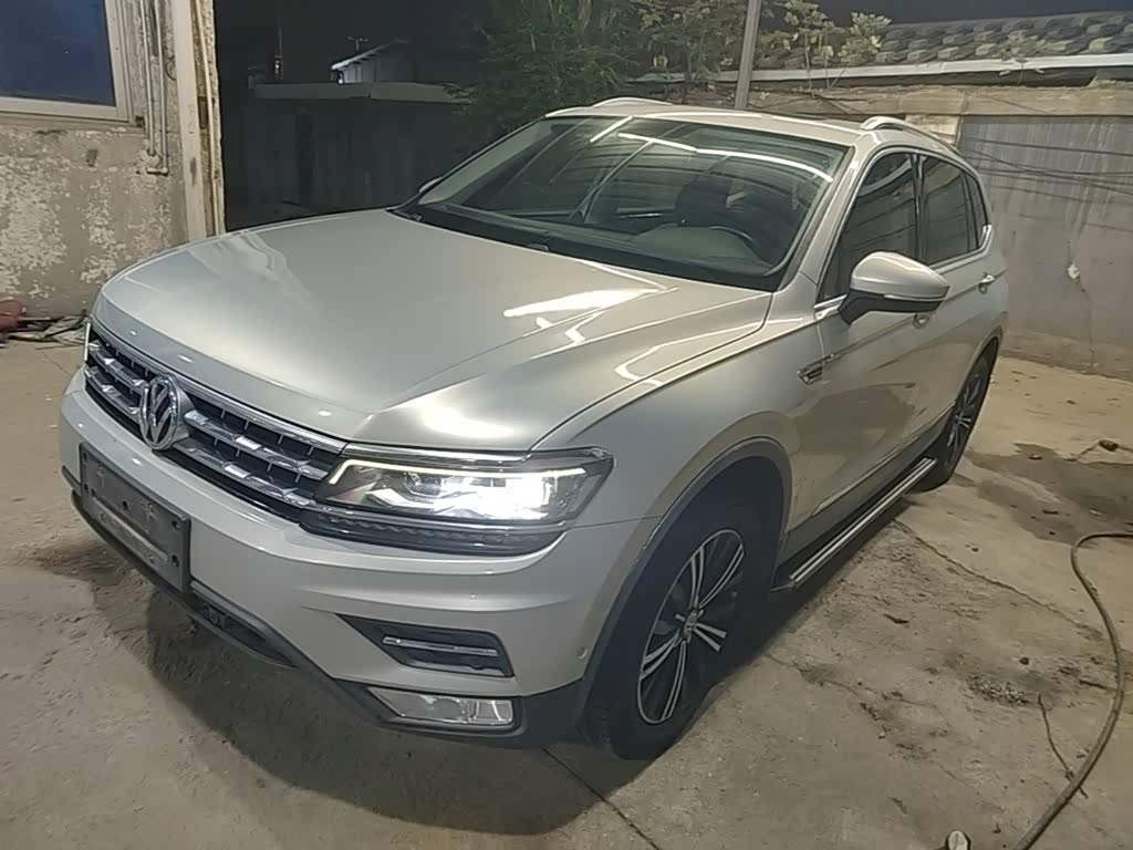 Volkswagen Tiguan L
