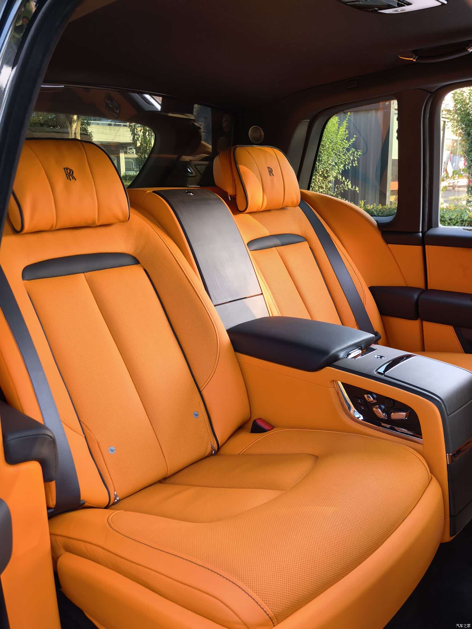 Rolls-Royce Cullinan, 2022 11