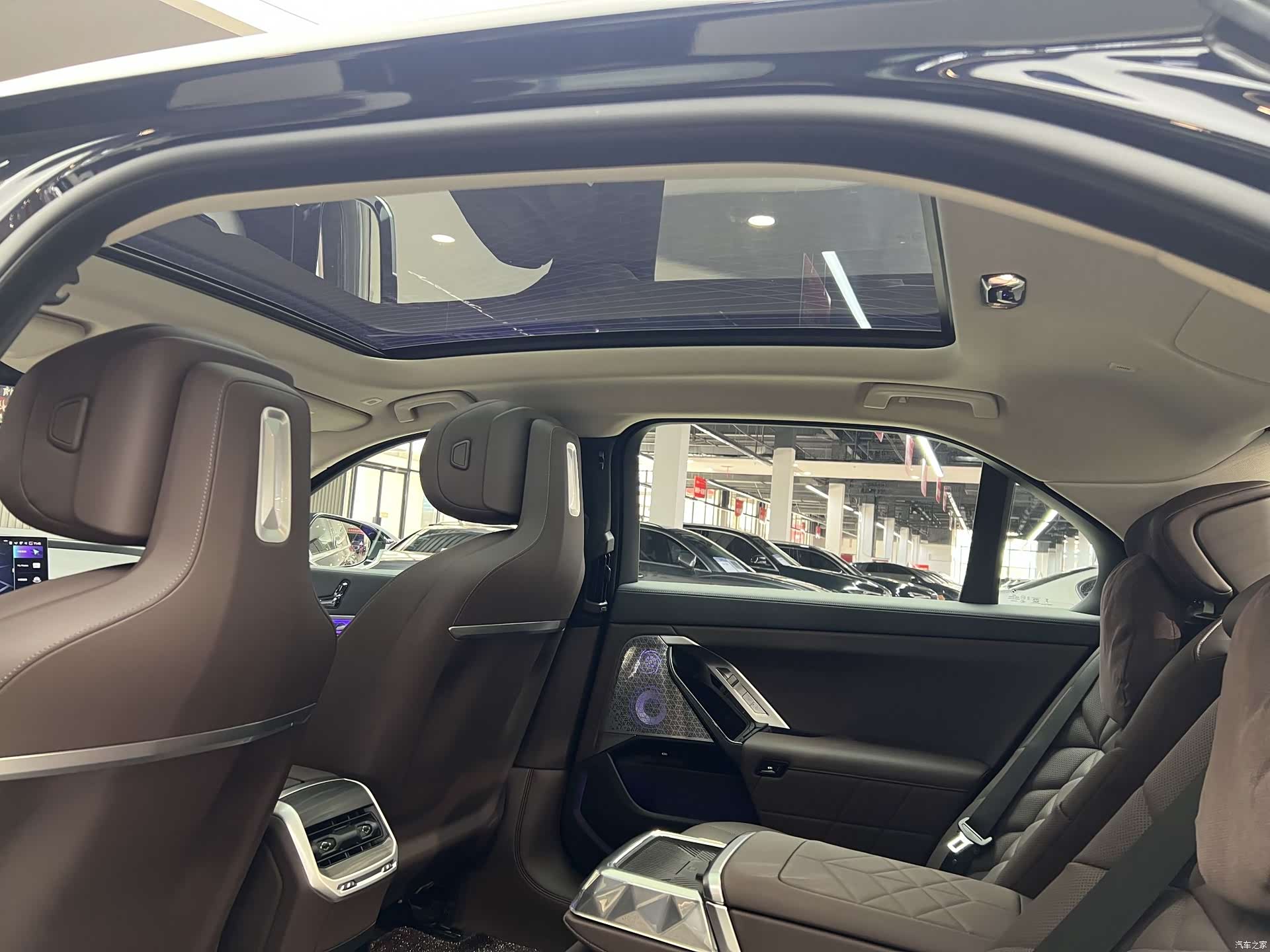 BMW i7, 2025 18