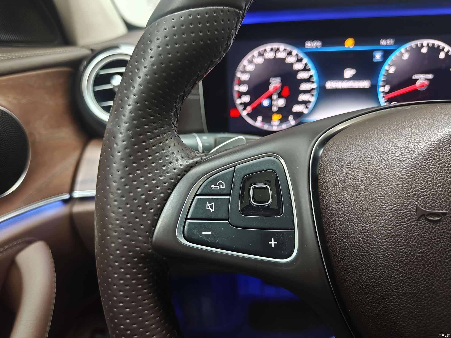 Mercedes-Benz E-Class, 2017 12