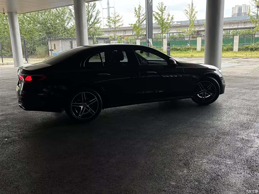 Mercedes-Benz E-Class, 2025 3