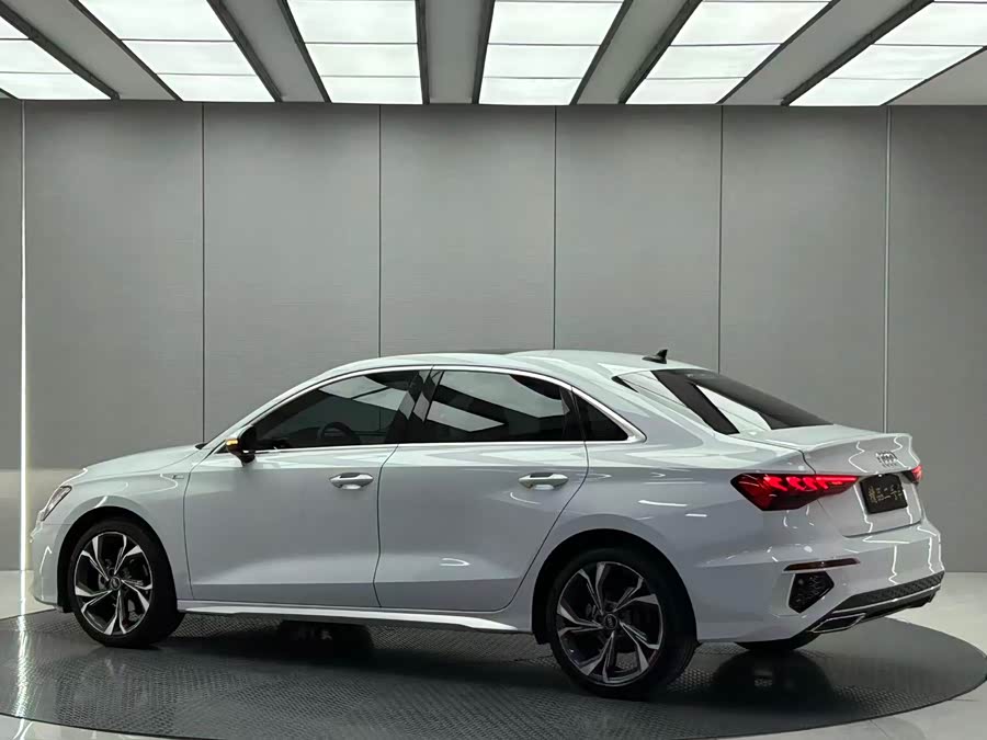 Audi A3 2022, фото 3