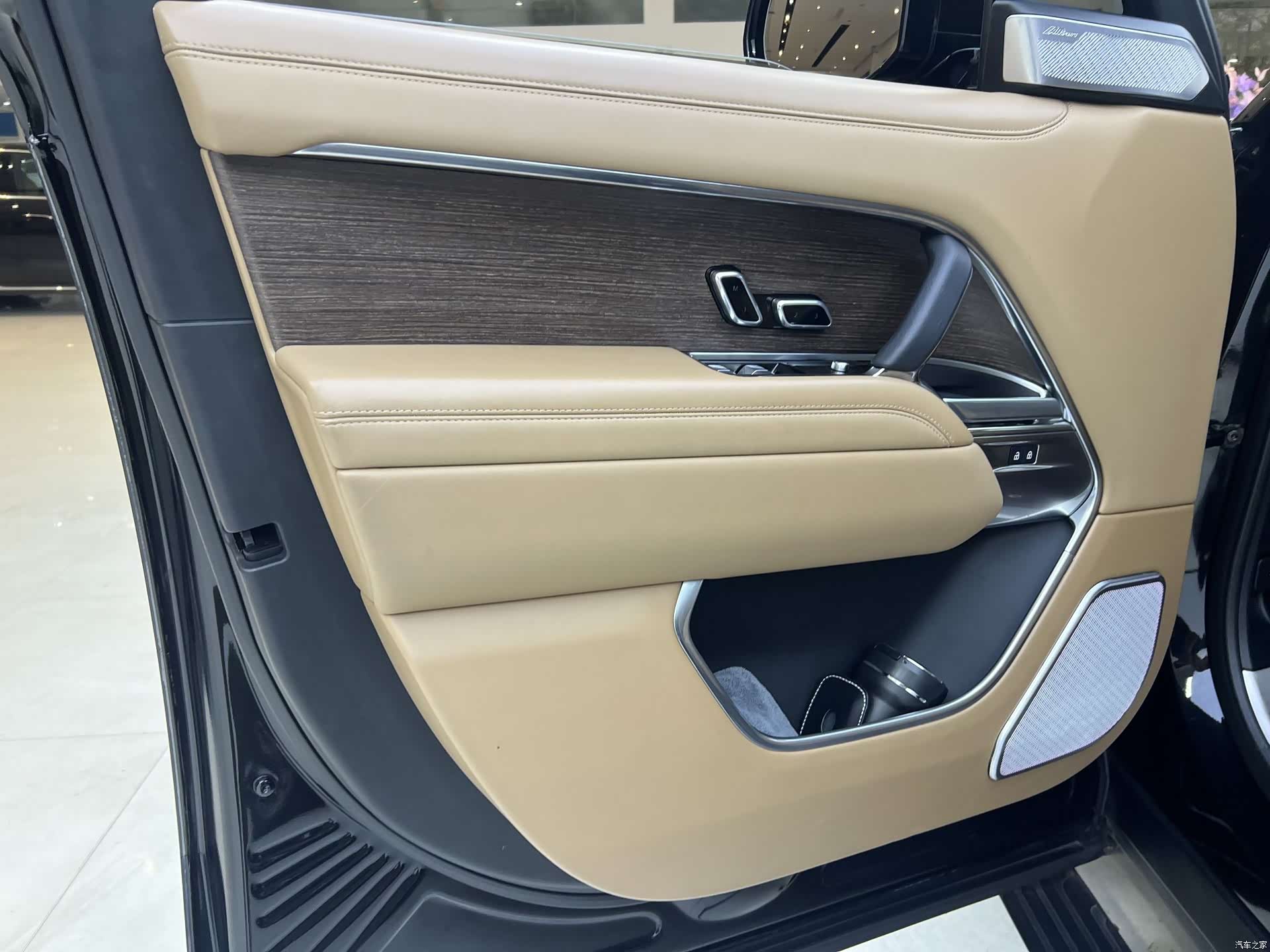 Land Rover Range Rover, 2023 25