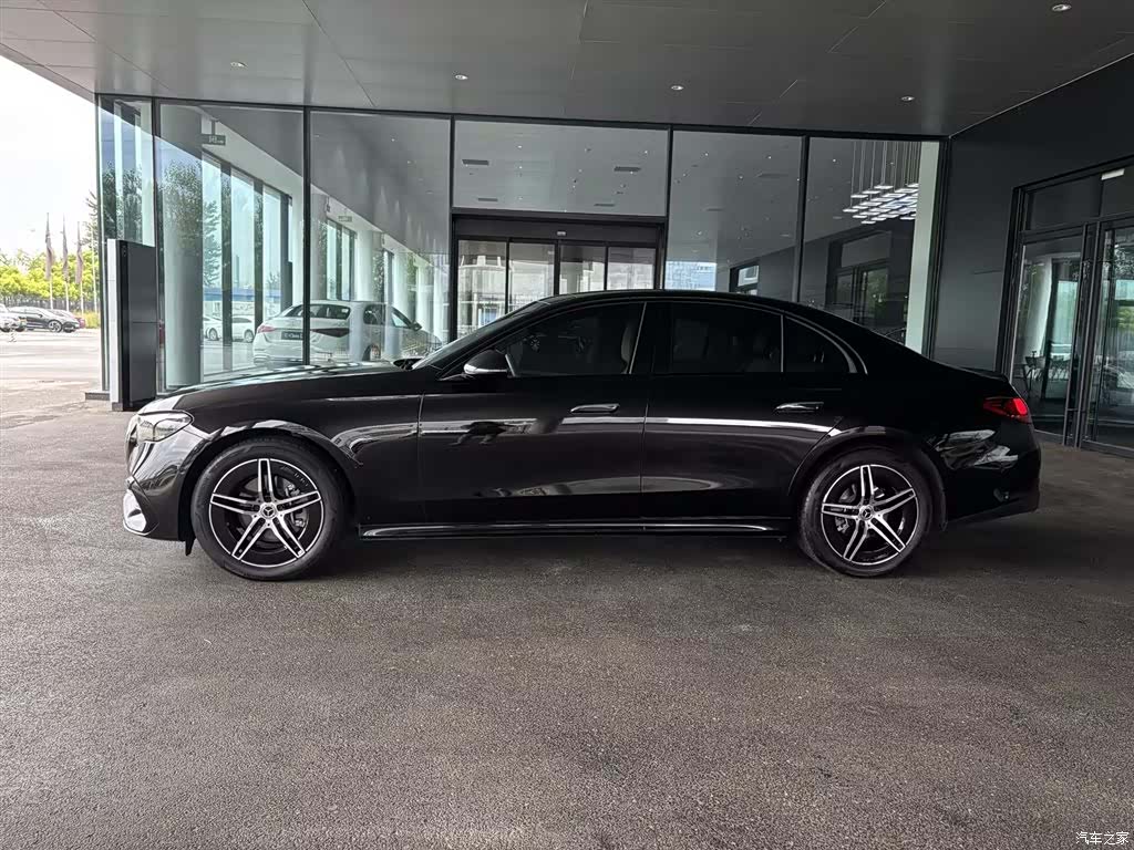 Mercedes-Benz E-Class, 2025 15