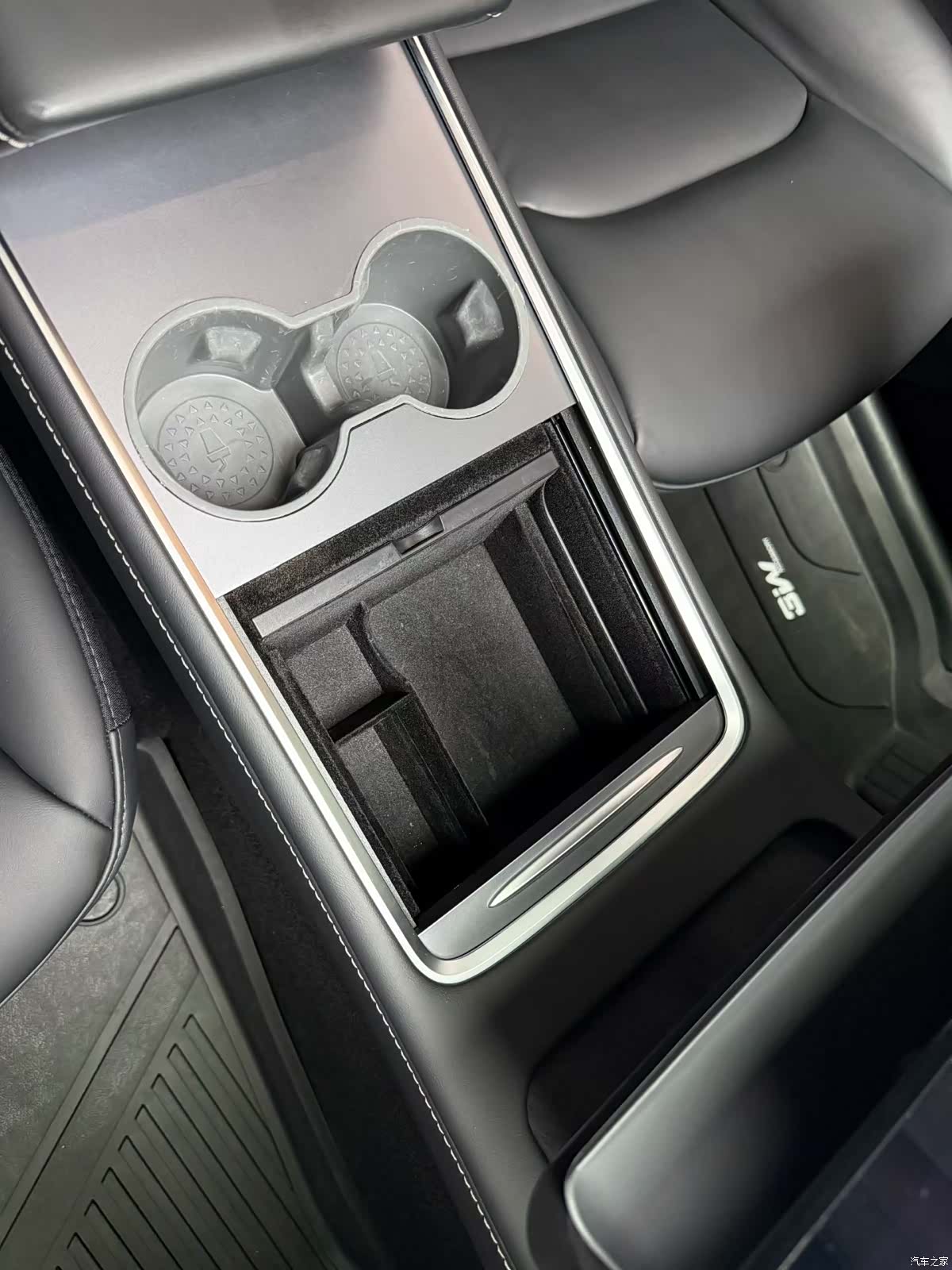 Tesla Model Y, 2021 все фото