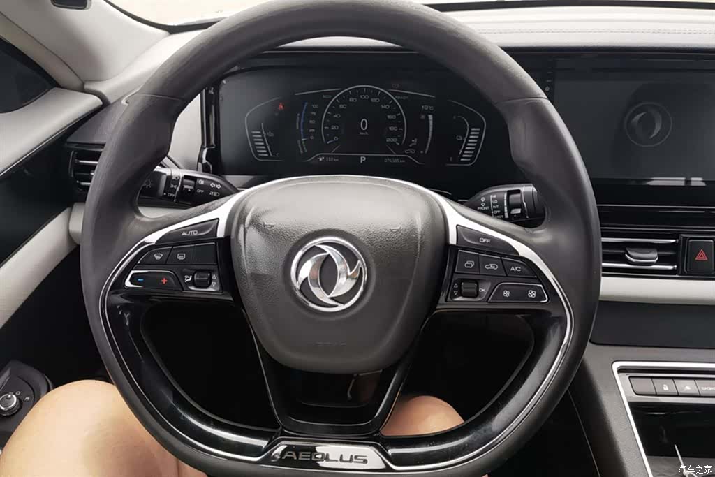 DongFeng E70, 2021 15