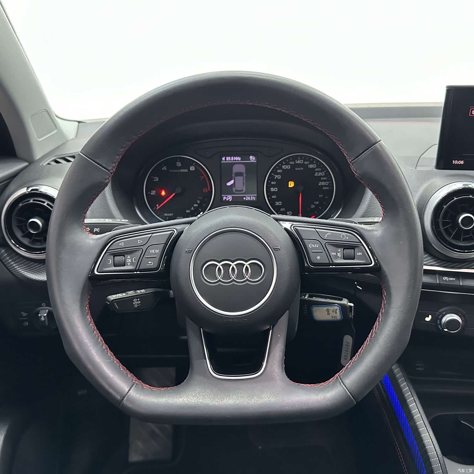Audi Q2L, 2023 12