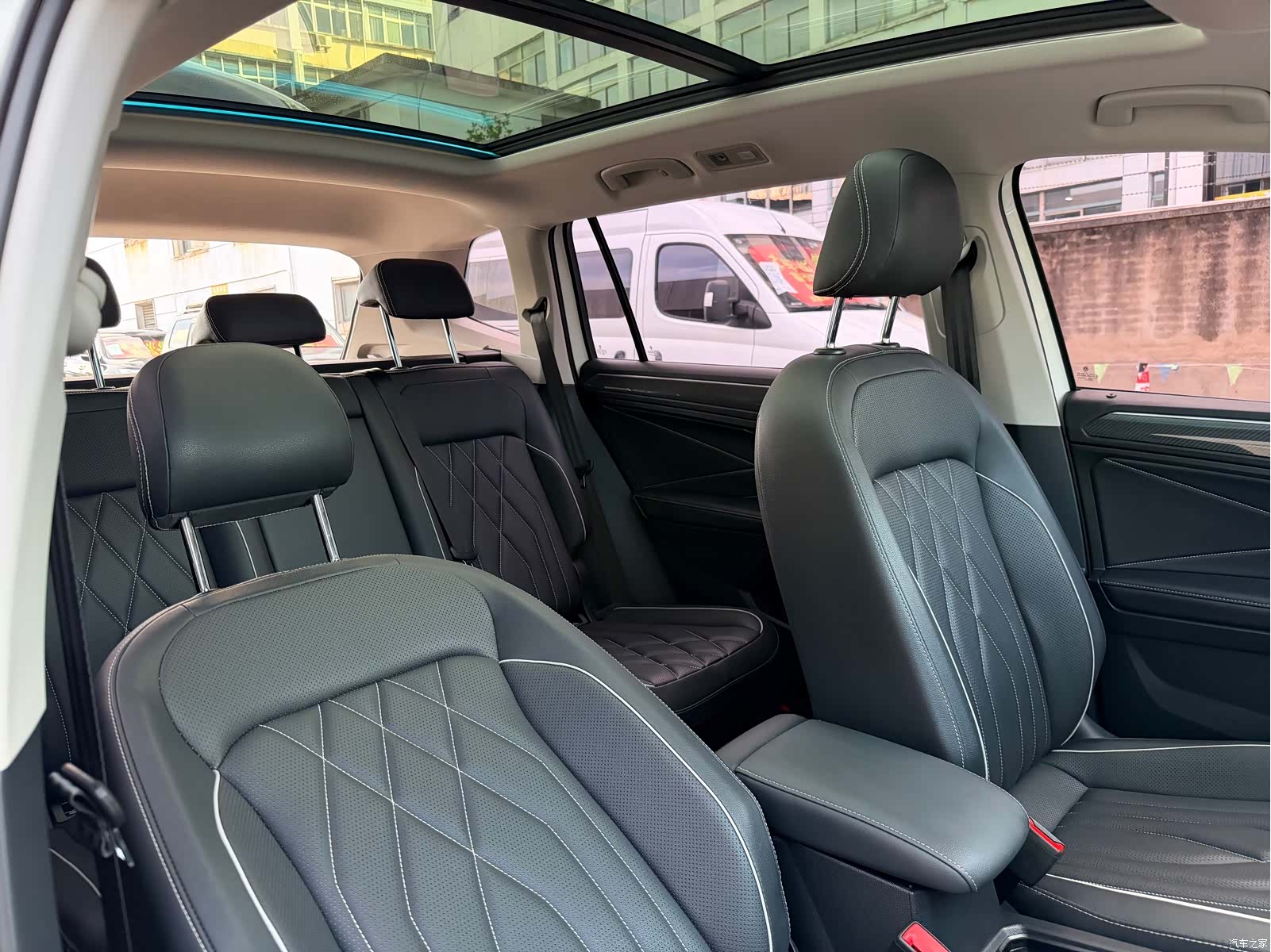 Volkswagen Tiguan L, 2022 14