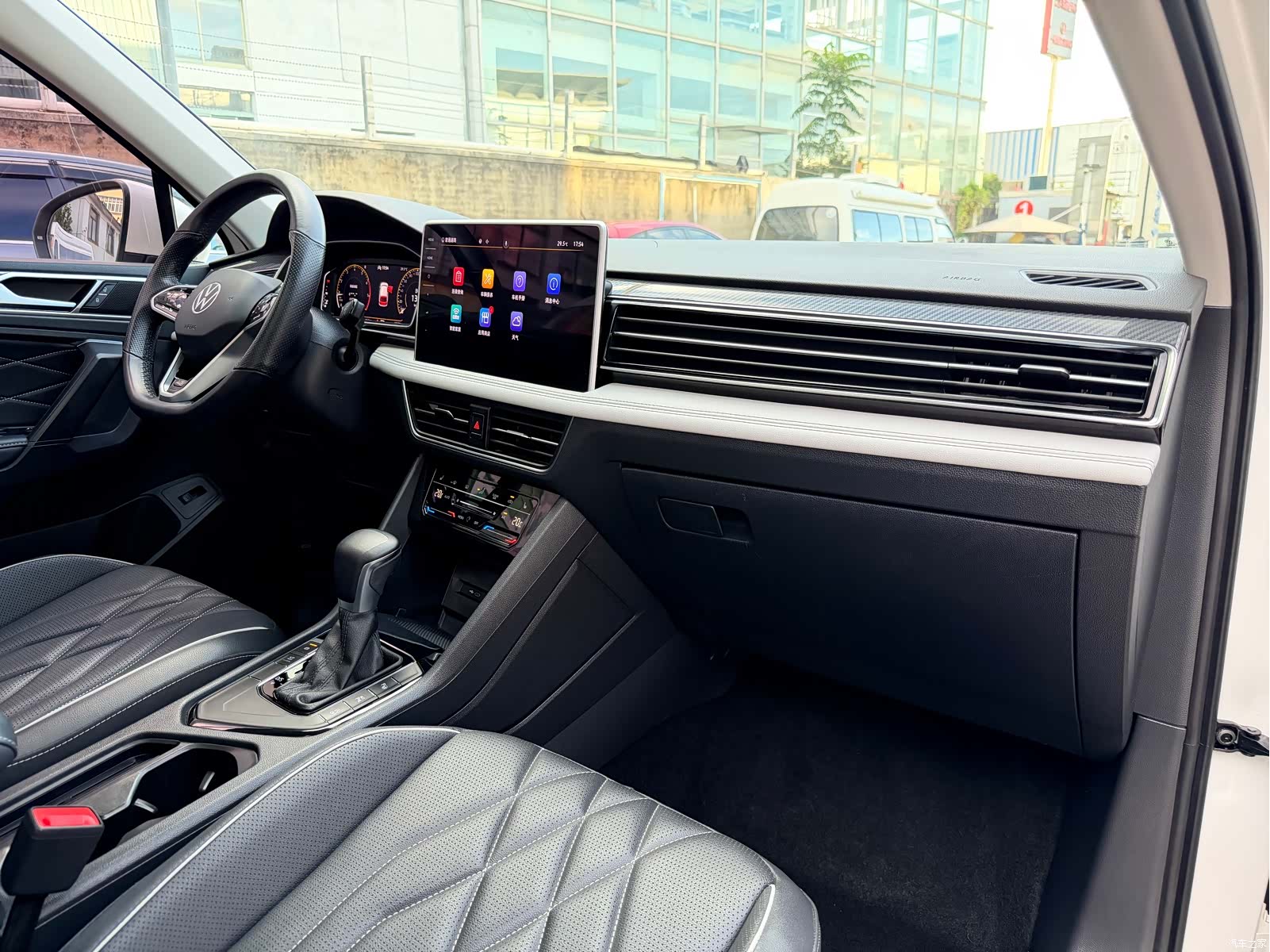 Volkswagen Tiguan L, 2022 16