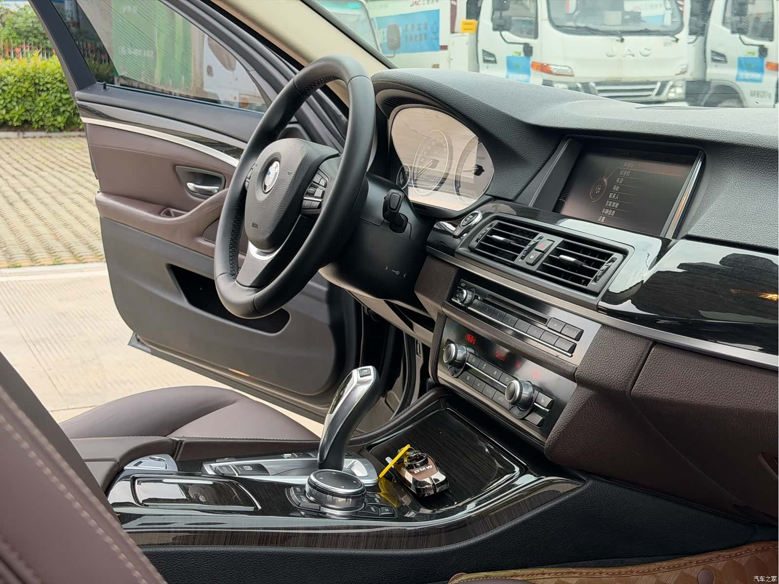 BMW 5 Series, 2016 12