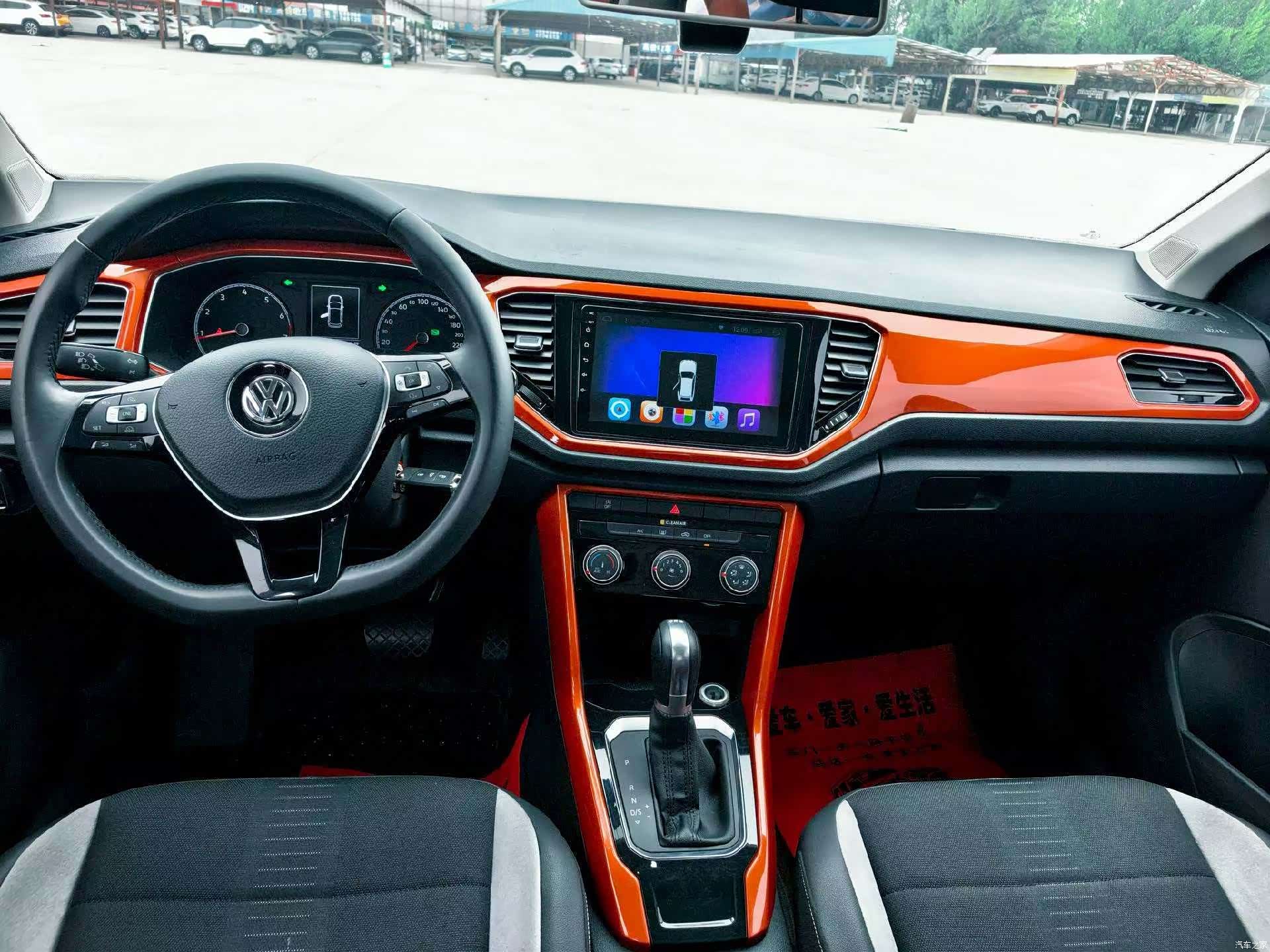 Volkswagen T-ROC, 2019 все фото