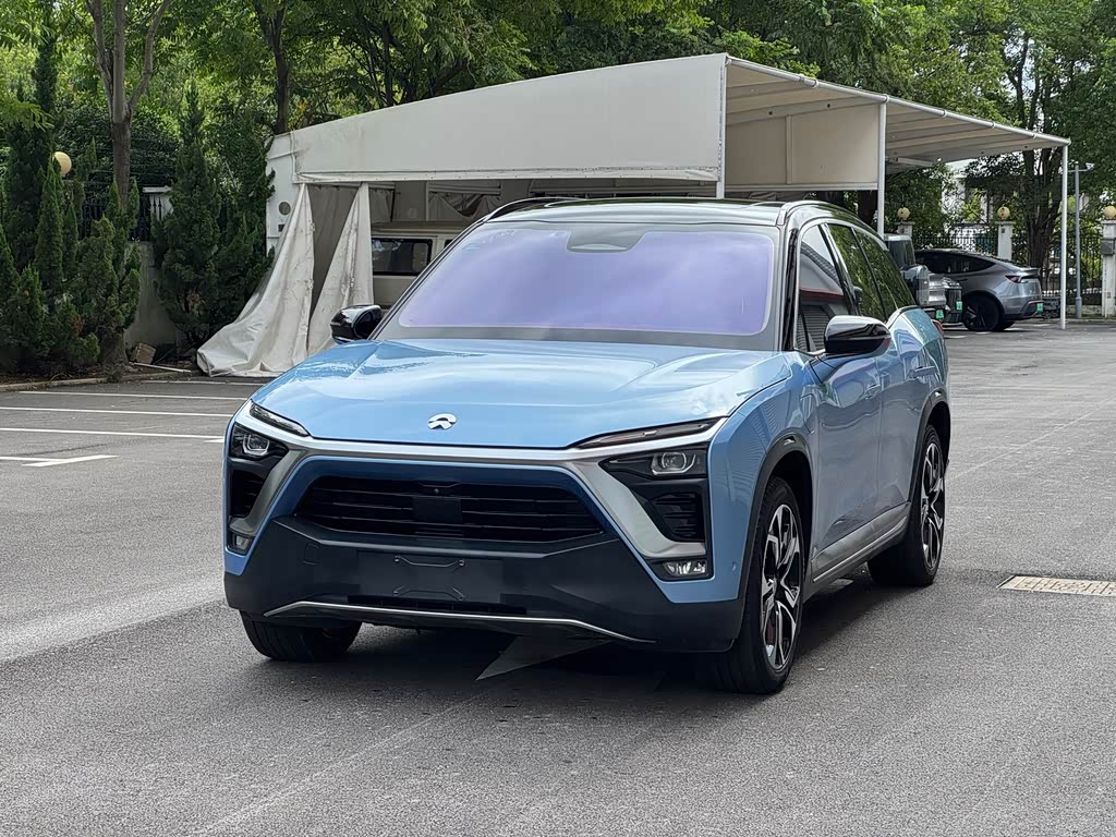 NIO ES8