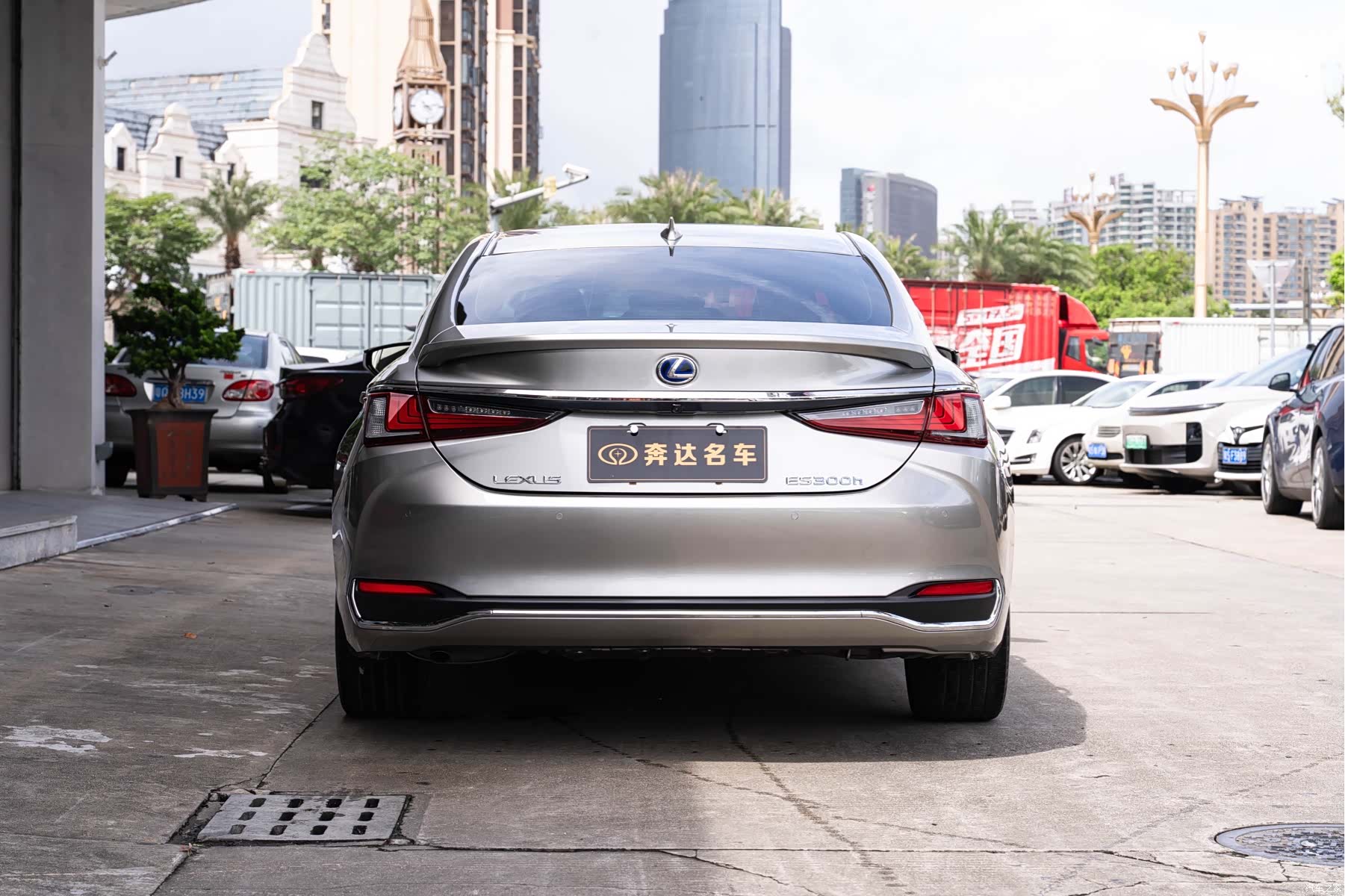 Lexus ES, 2022 все фото