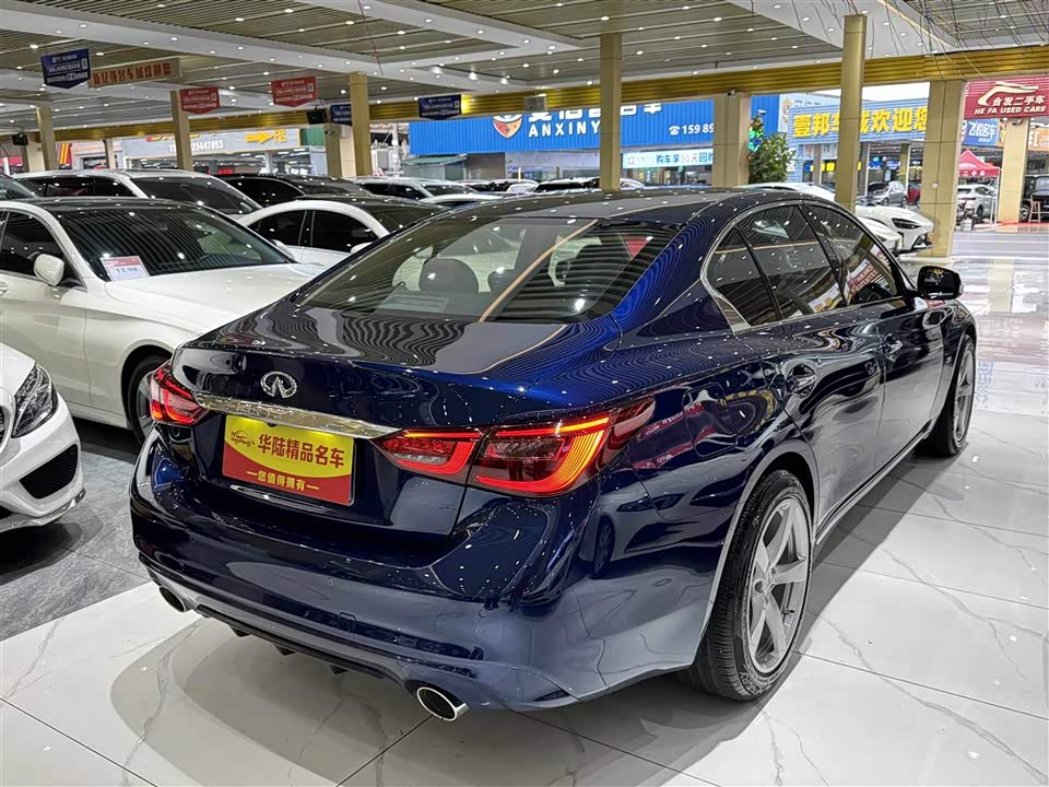 Infiniti Q50L