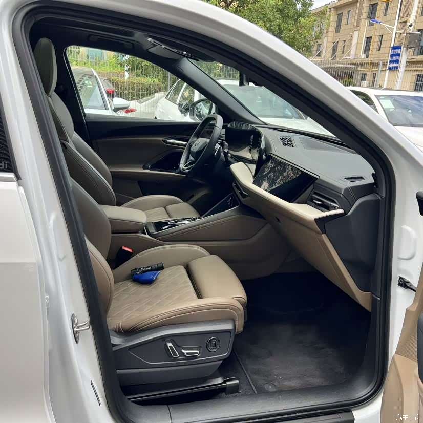 Audi Q5L, 2025 9