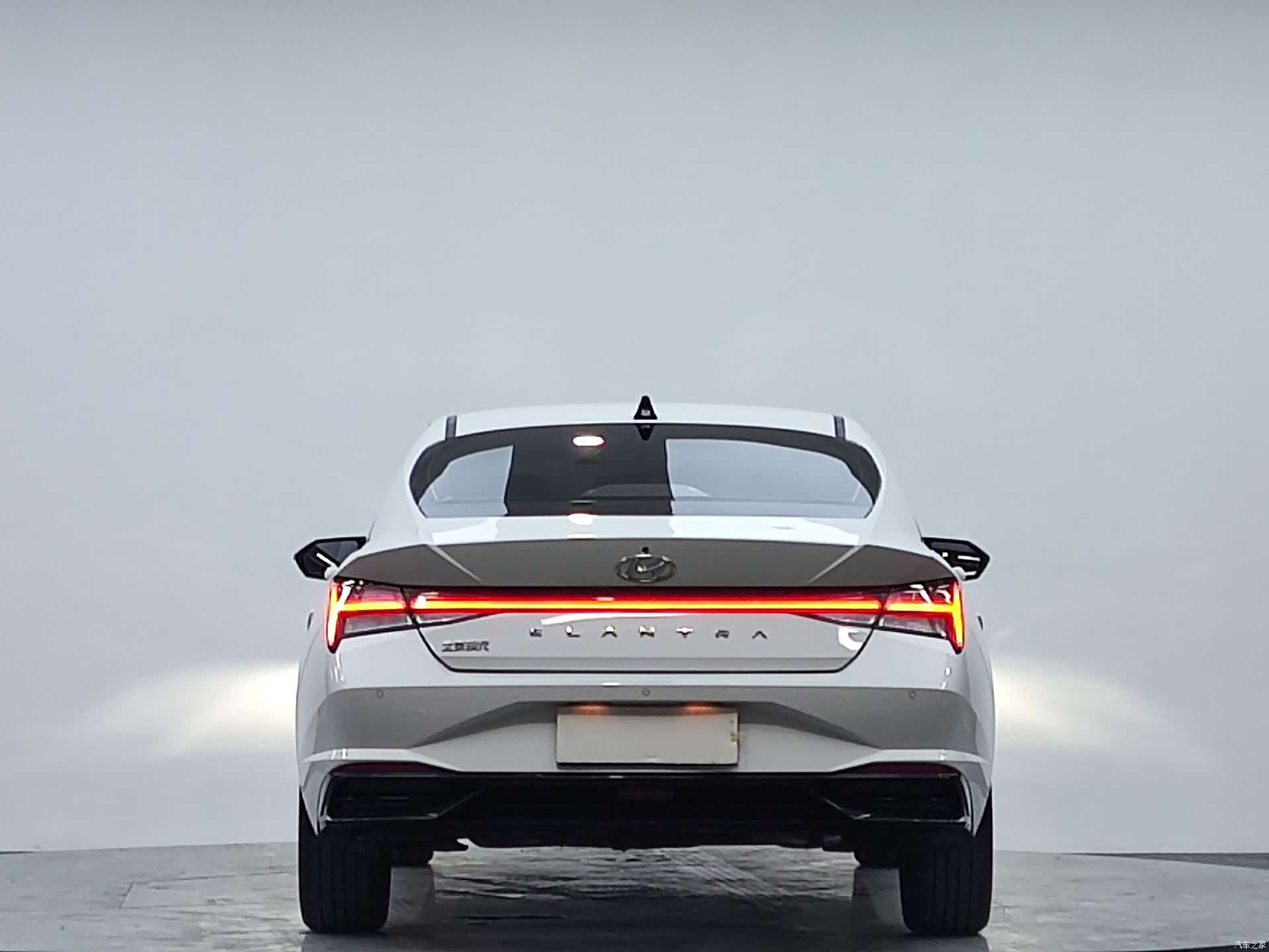 Hyundai Elantra, 2022 7