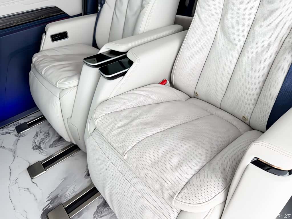 Buick Century, 2025 10