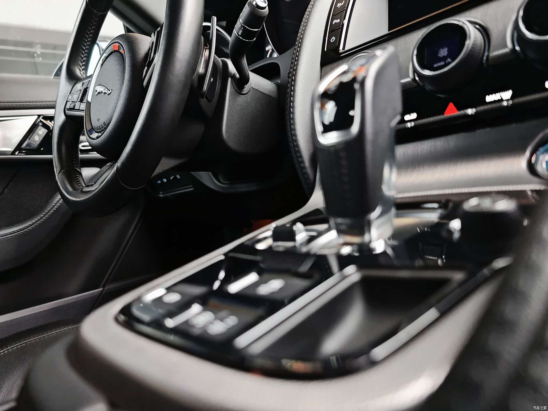 Jaguar F-TYPE, 2017 11