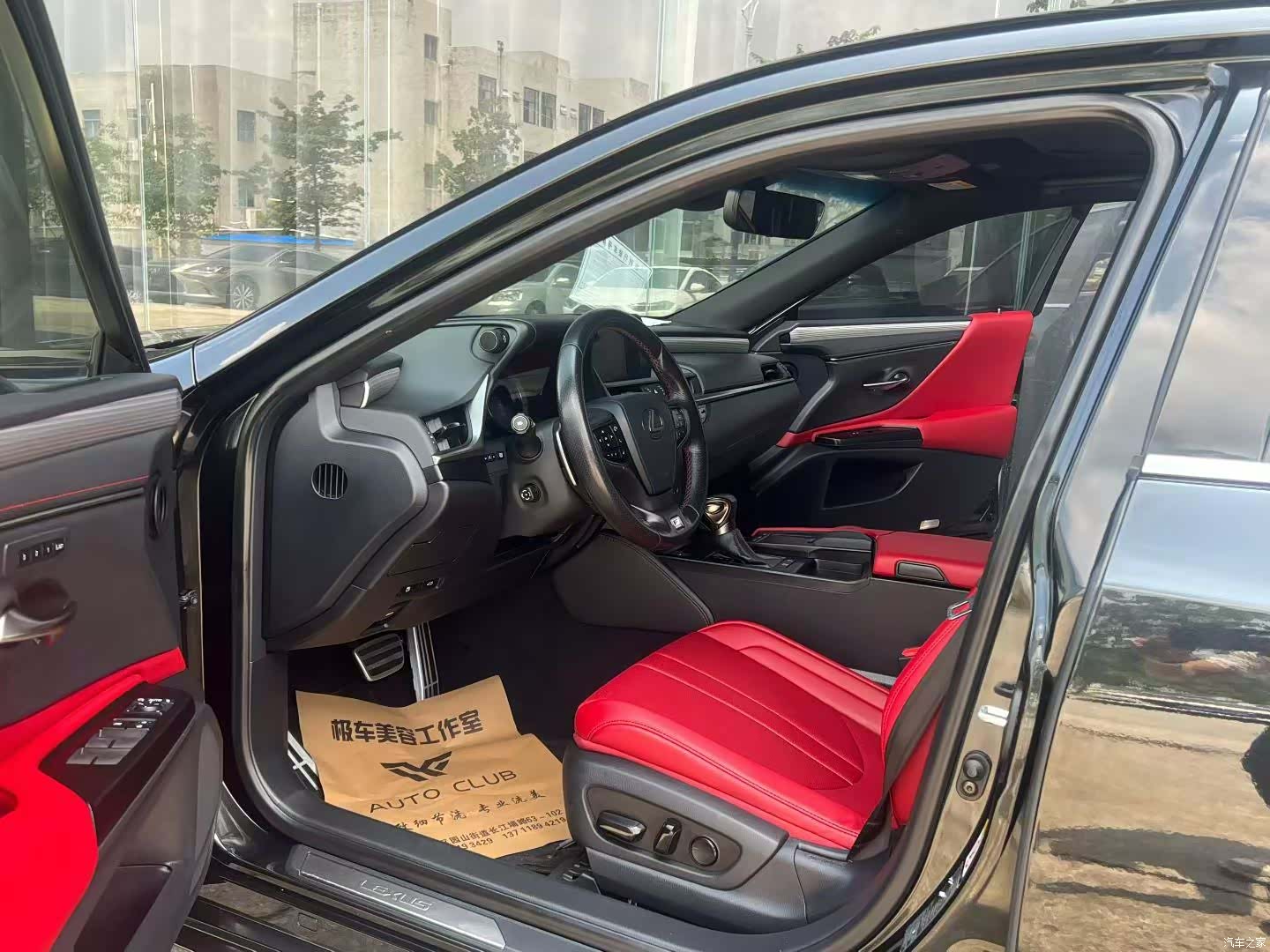 Lexus ES, 2019 4