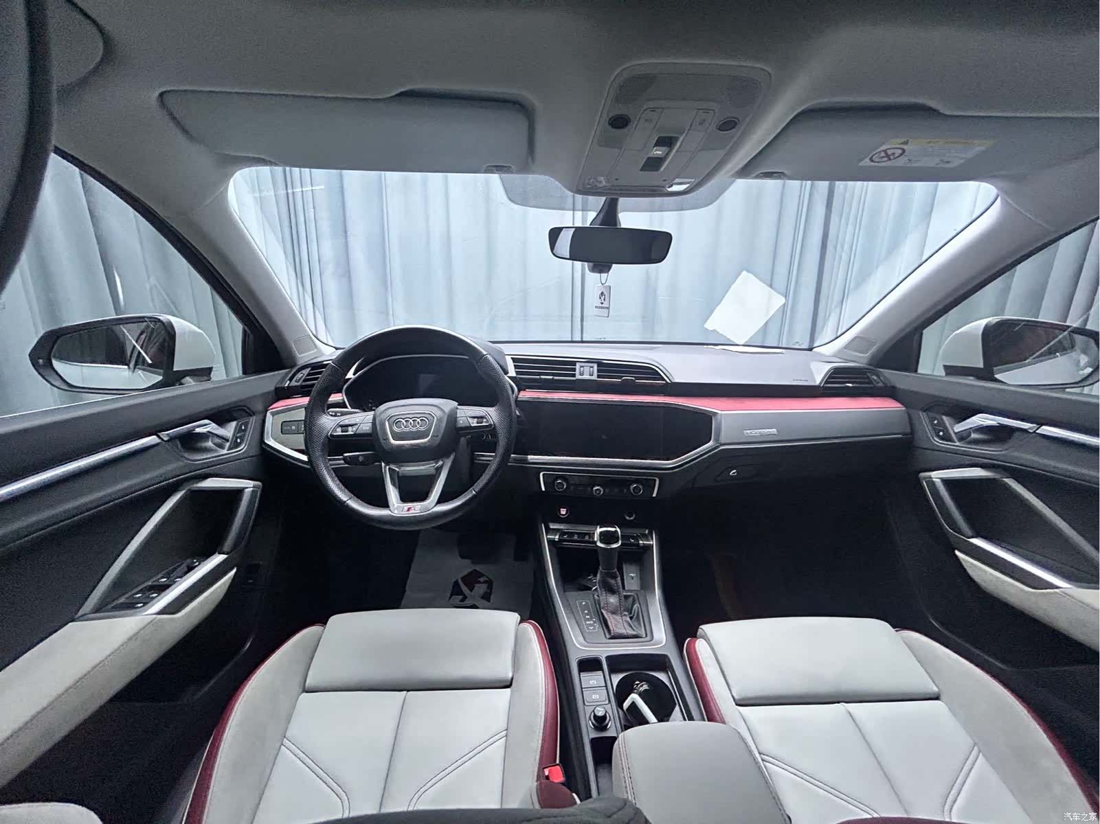 Audi Q3, 2022 11