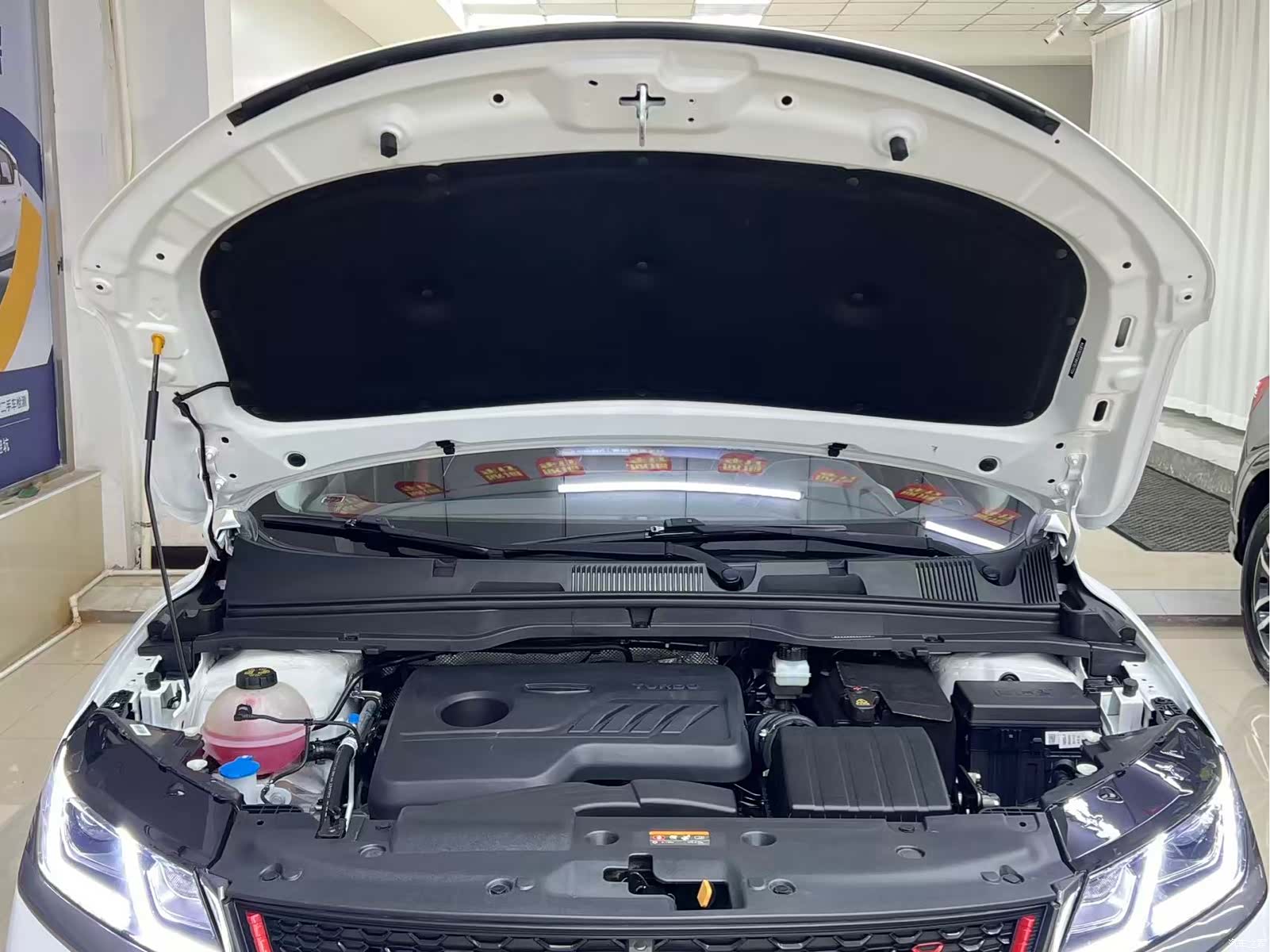Geely Coolray, 2022 22