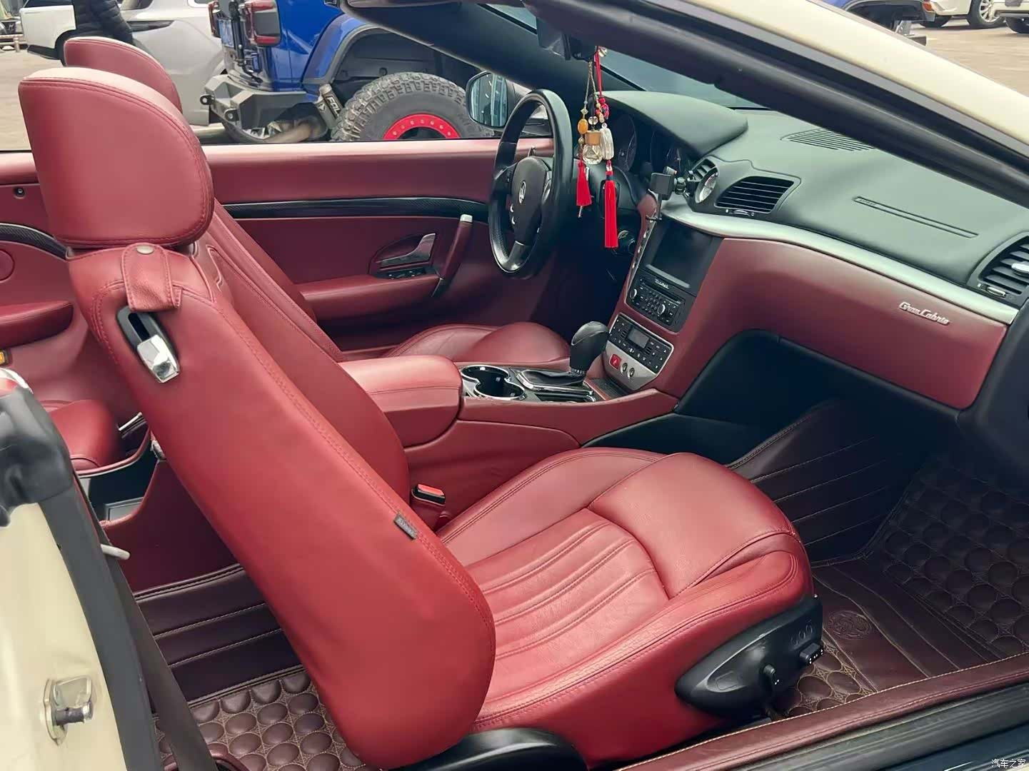 Maserati GranCabrio, 2011 все фото