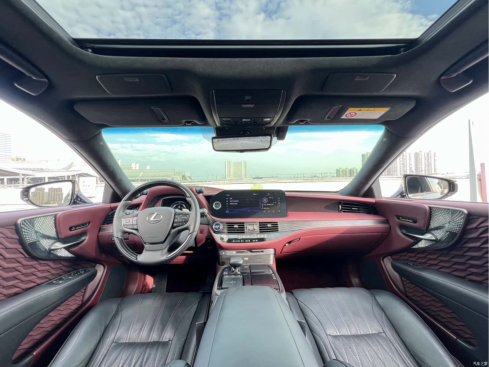 Lexus LS, 2021 9