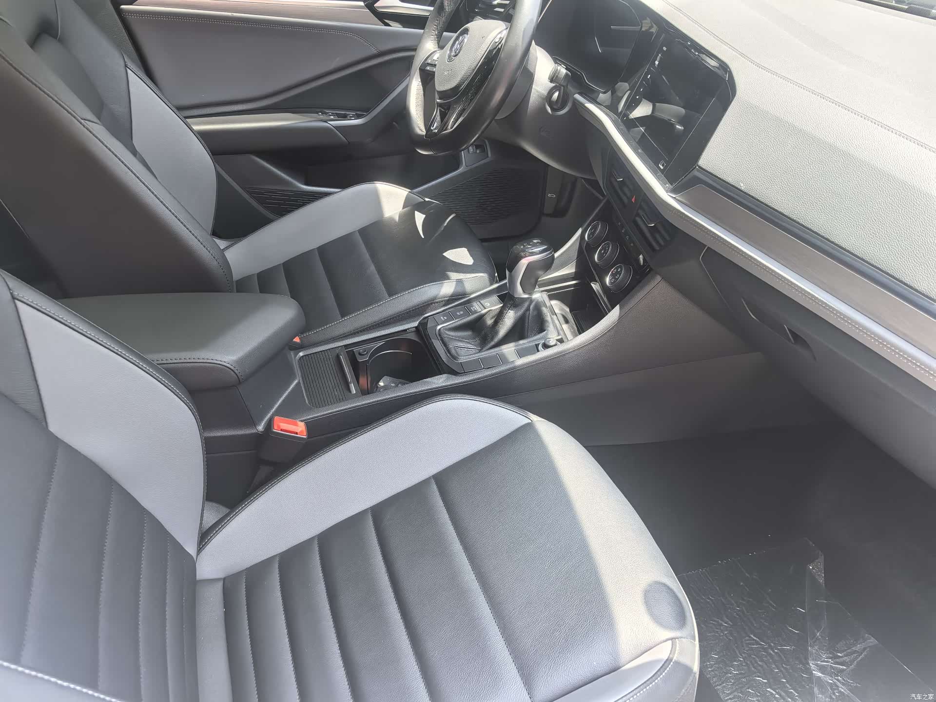 Volkswagen Sagitar, 2021 10