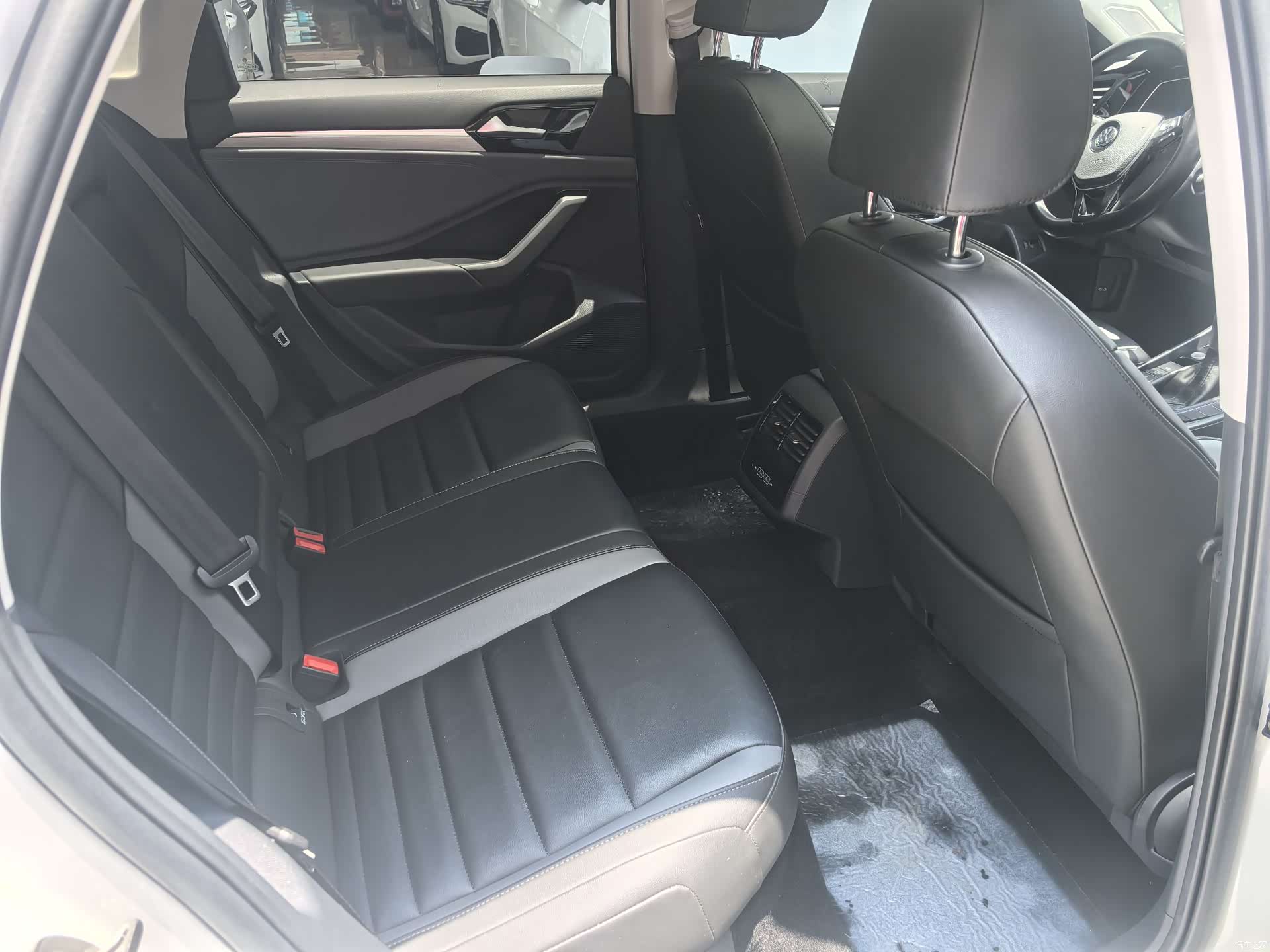 Volkswagen Sagitar, 2021 11