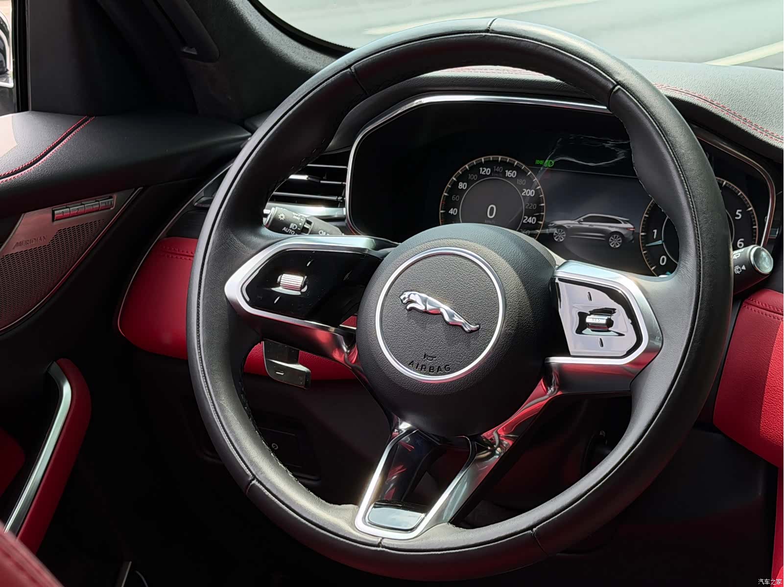 Jaguar F-PACE, 2024 10