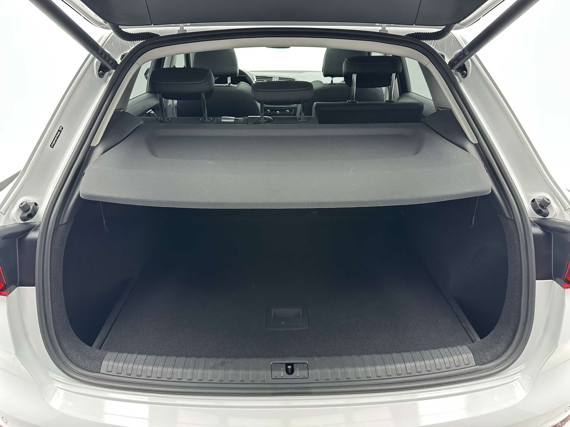 Audi Q3, 2023 18