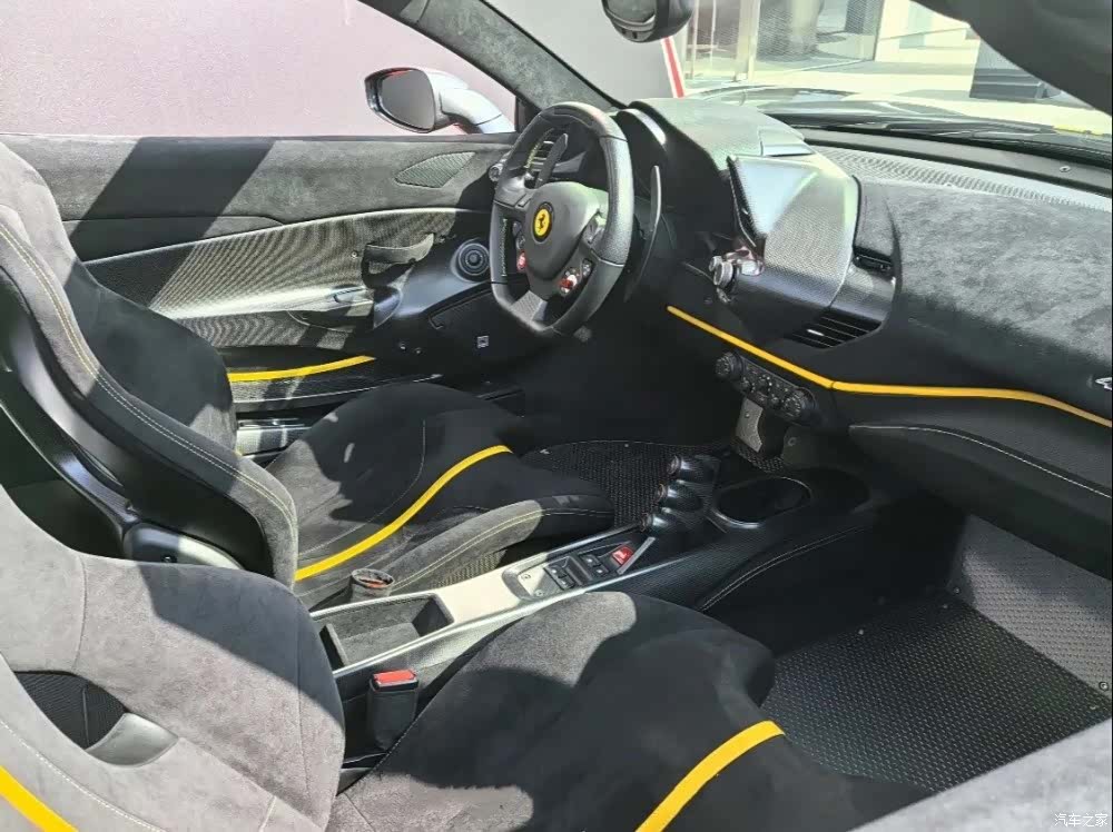Ferrari 488, 2019 4