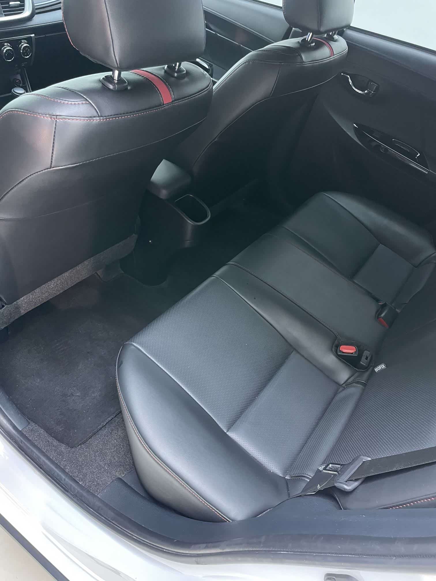 Toyota YARiS L, 2023 27