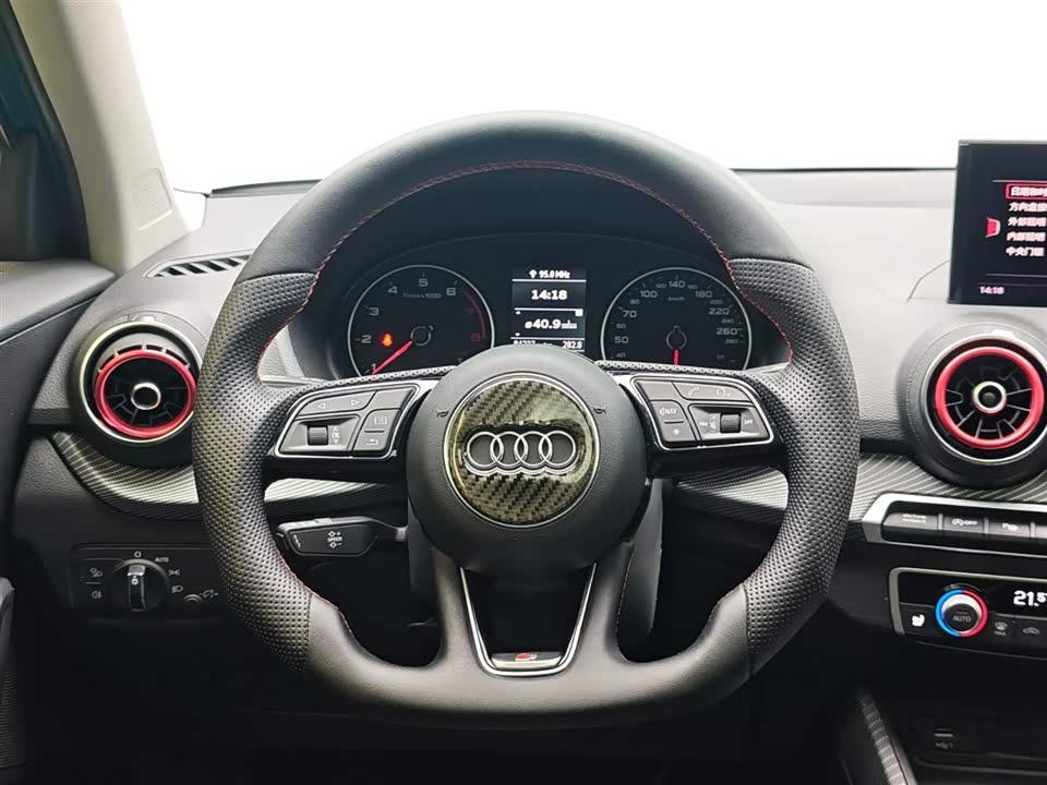 Audi Q2L