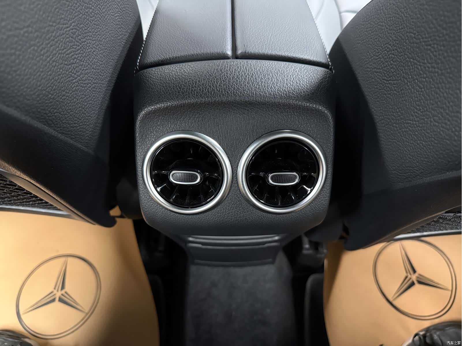 Mercedes-Benz GLB, 2024 12