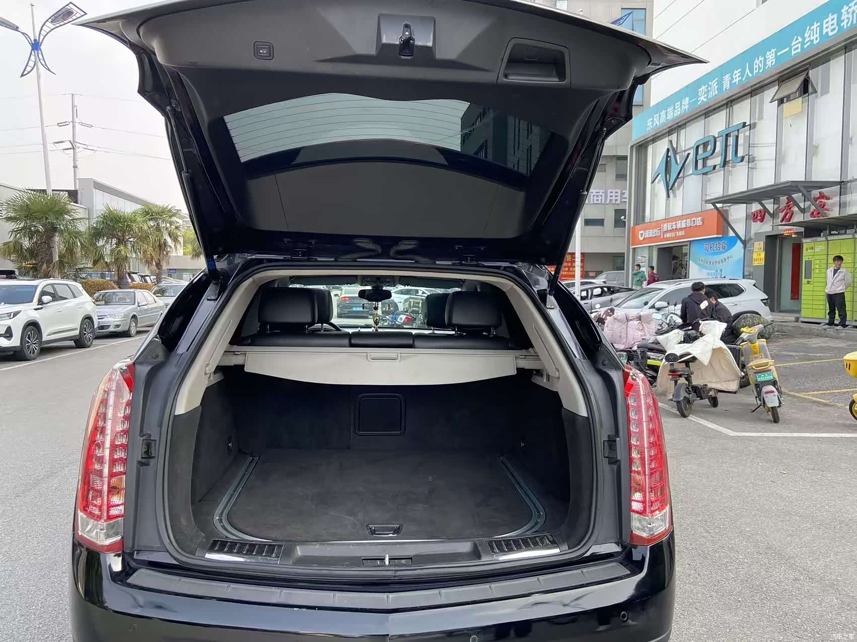 Cadillac SRX, 2013 16