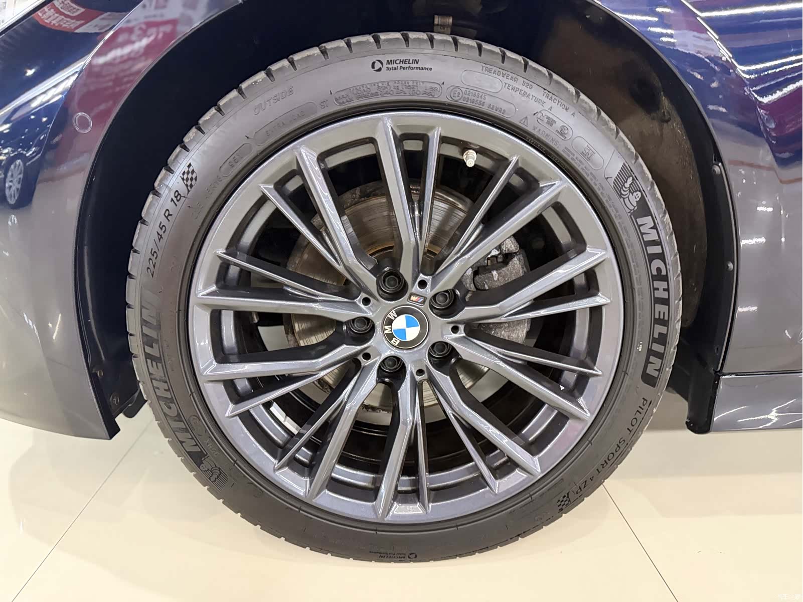 BMW 3 Series, 2024 все фото