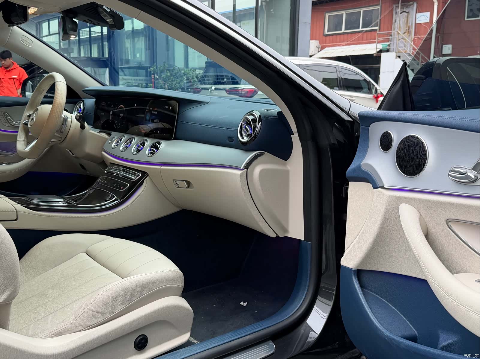 Mercedes-Benz E-Class, 2023 12