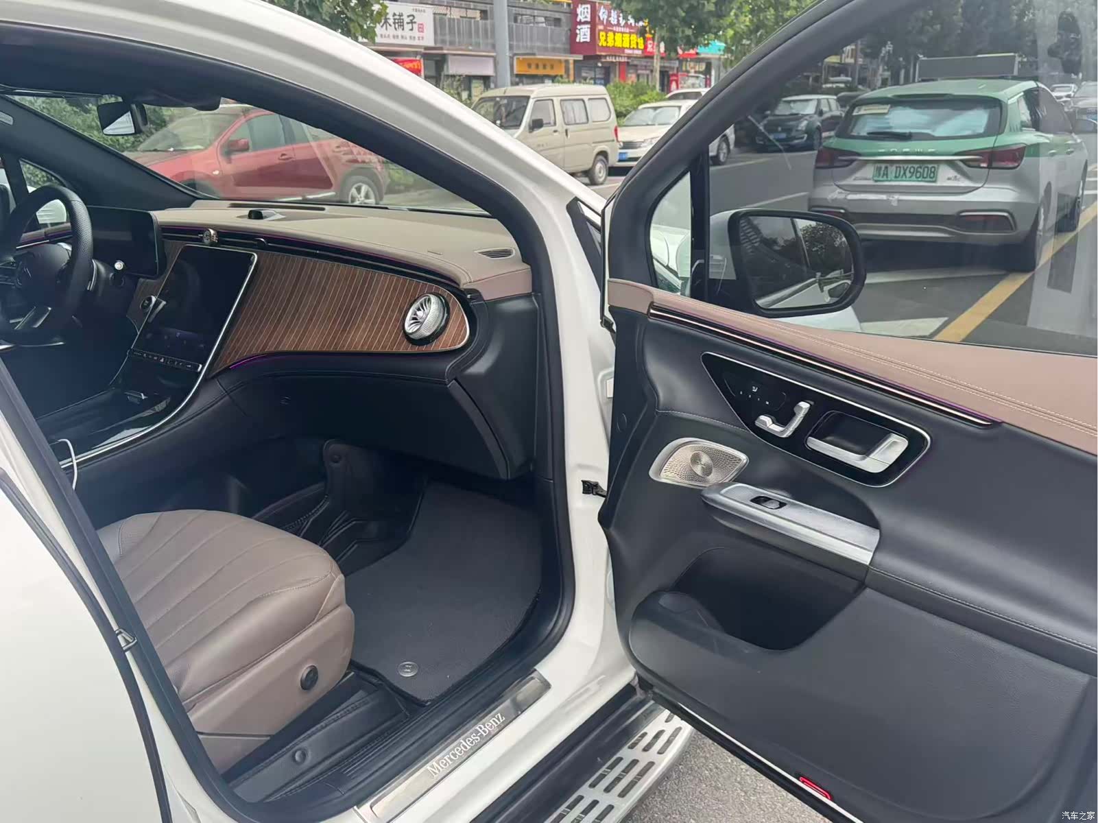 Mercedes-Benz EQE, 2023 14