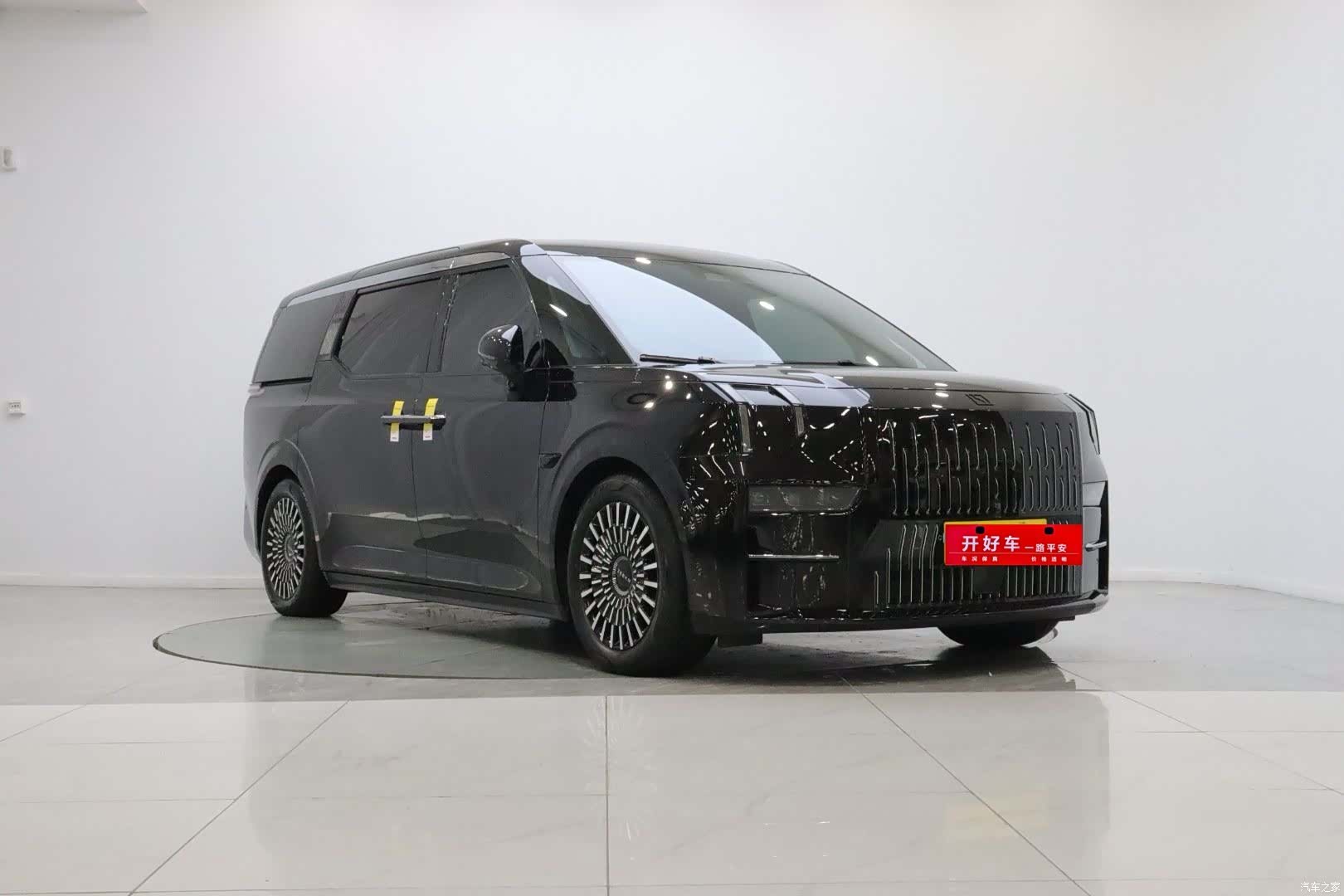 Zeekr 009, 2024 3
