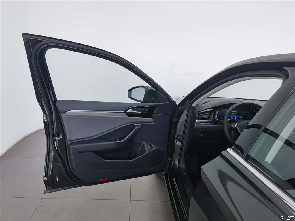 Volkswagen Sagitar, 2021 8